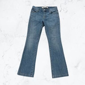 Gap Long & Lean Size 4R Flared Medium Wash Jeans